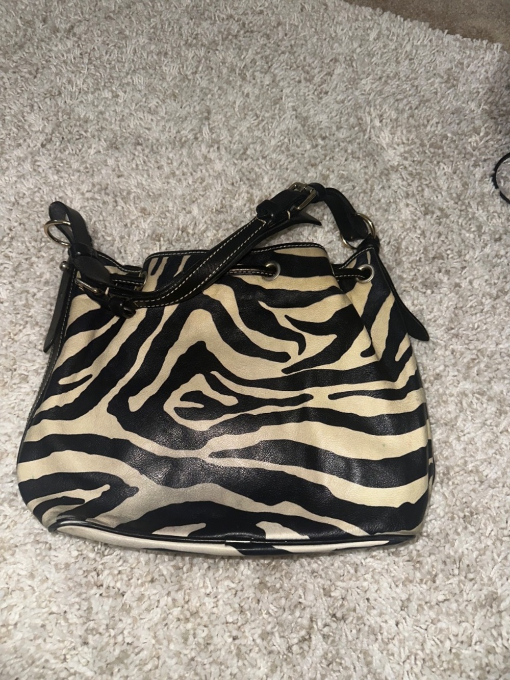 Vintage Dooney & Bourke zebra-print drawstring bucket bag - Picture 4 of 4